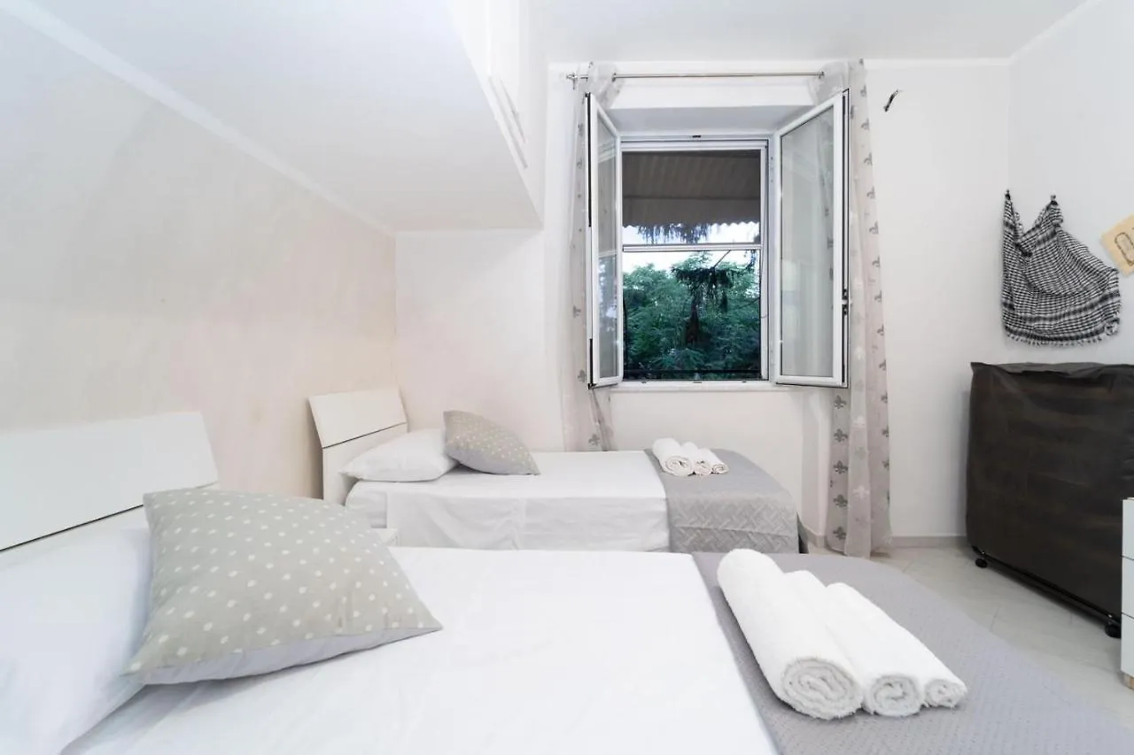 Casa Dea Napoli Apartment  Naples